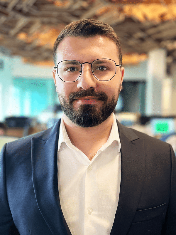 People Headshot Hatem Louis