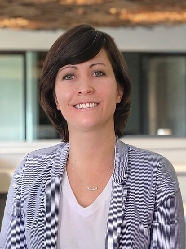 People Headshot Zeszotek Caroline